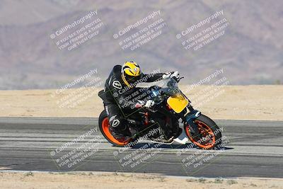 media/Dec-01-2025-Moto Forza (Mon) [[2daa91e15f]]/1-Advanced Group/Session 4 Turn 9/